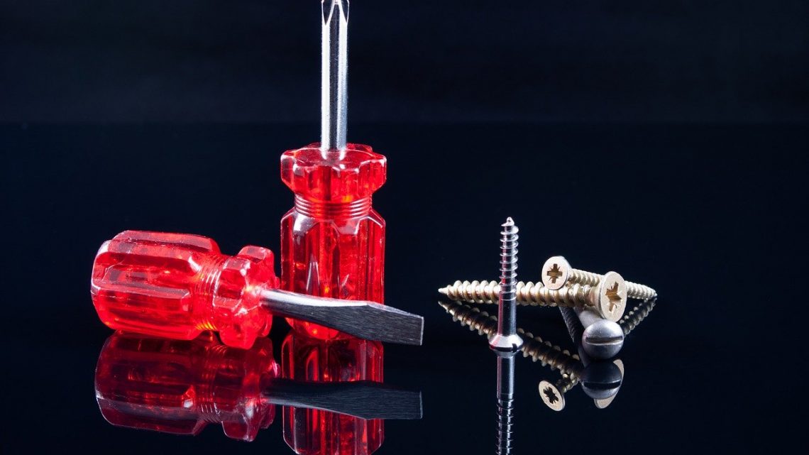 Ecrou hexagonal autofreiné : le saint graal du bricolage