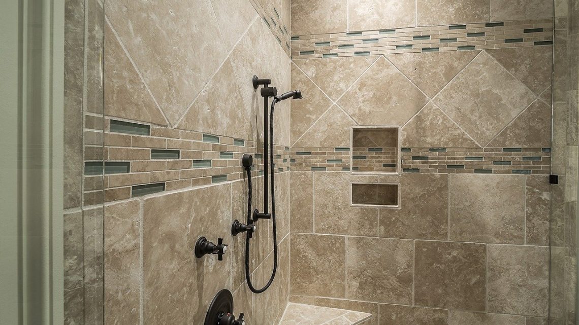 Principales caractéristiques des panneaux de douche